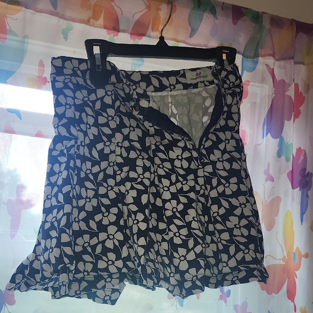 Vineyard Vines Navy and White Floral Skirt